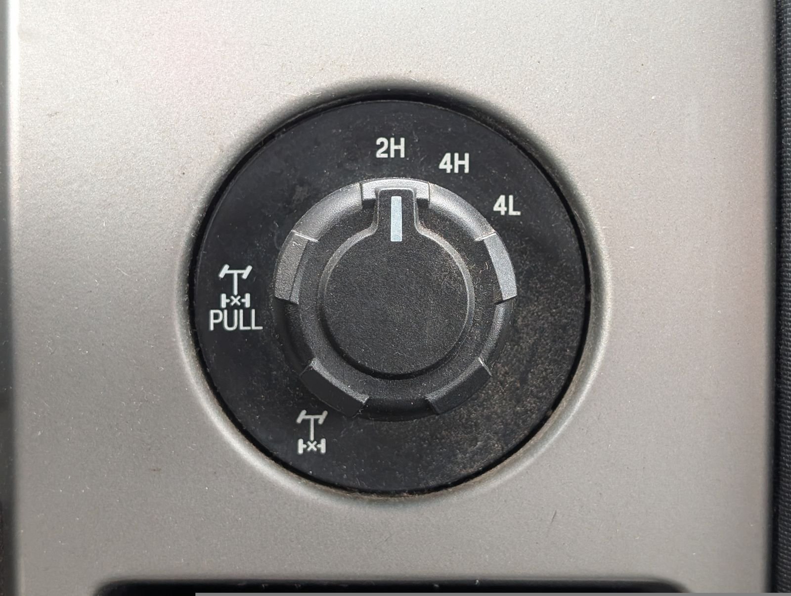 Used 2014 Ingot Silver Ford XLT image 19