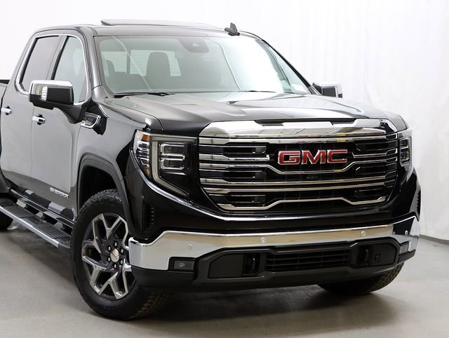 2026 GMC Sierra 1500 SLT - Photo 2