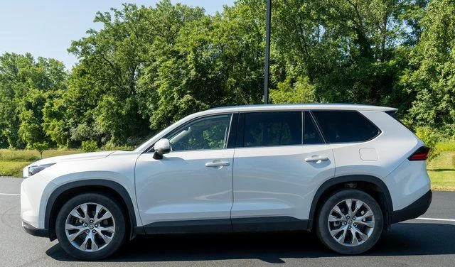 Used 2025 White Toyota  image 11