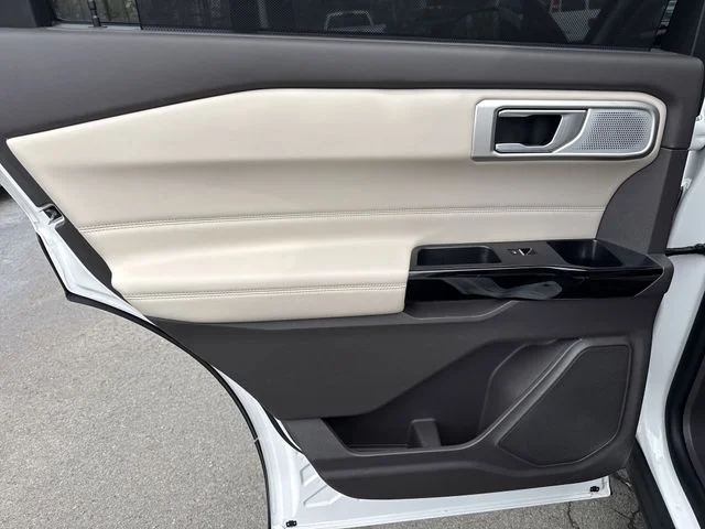 Used 2023 White Ford Platinum image 39