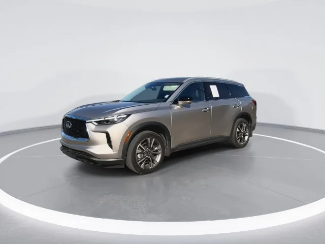 Used 2023 Silver INFINITI LUXE image 5