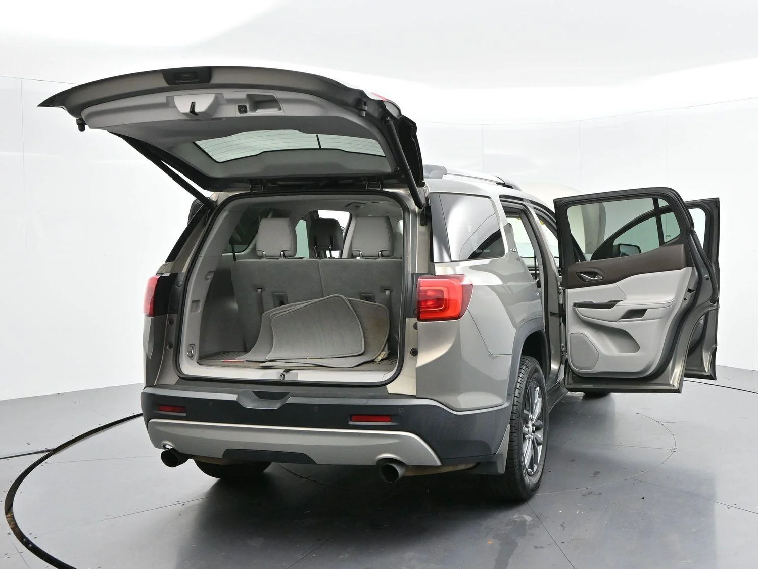 Used 2019 PEPPERDUST METALLIC GMC SLT image 51