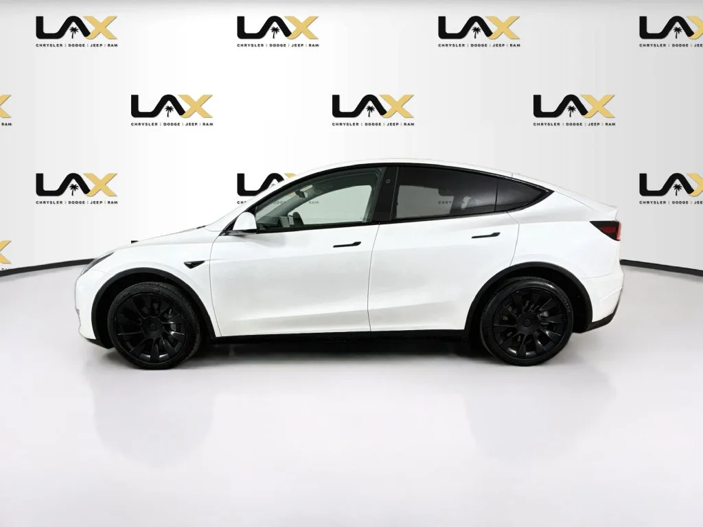 Used 2024 White Tesla Long Range image 4
