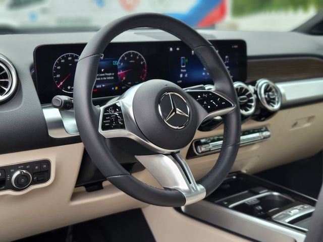 Used 2026 White Mercedes-Benz GLB 250 image 19