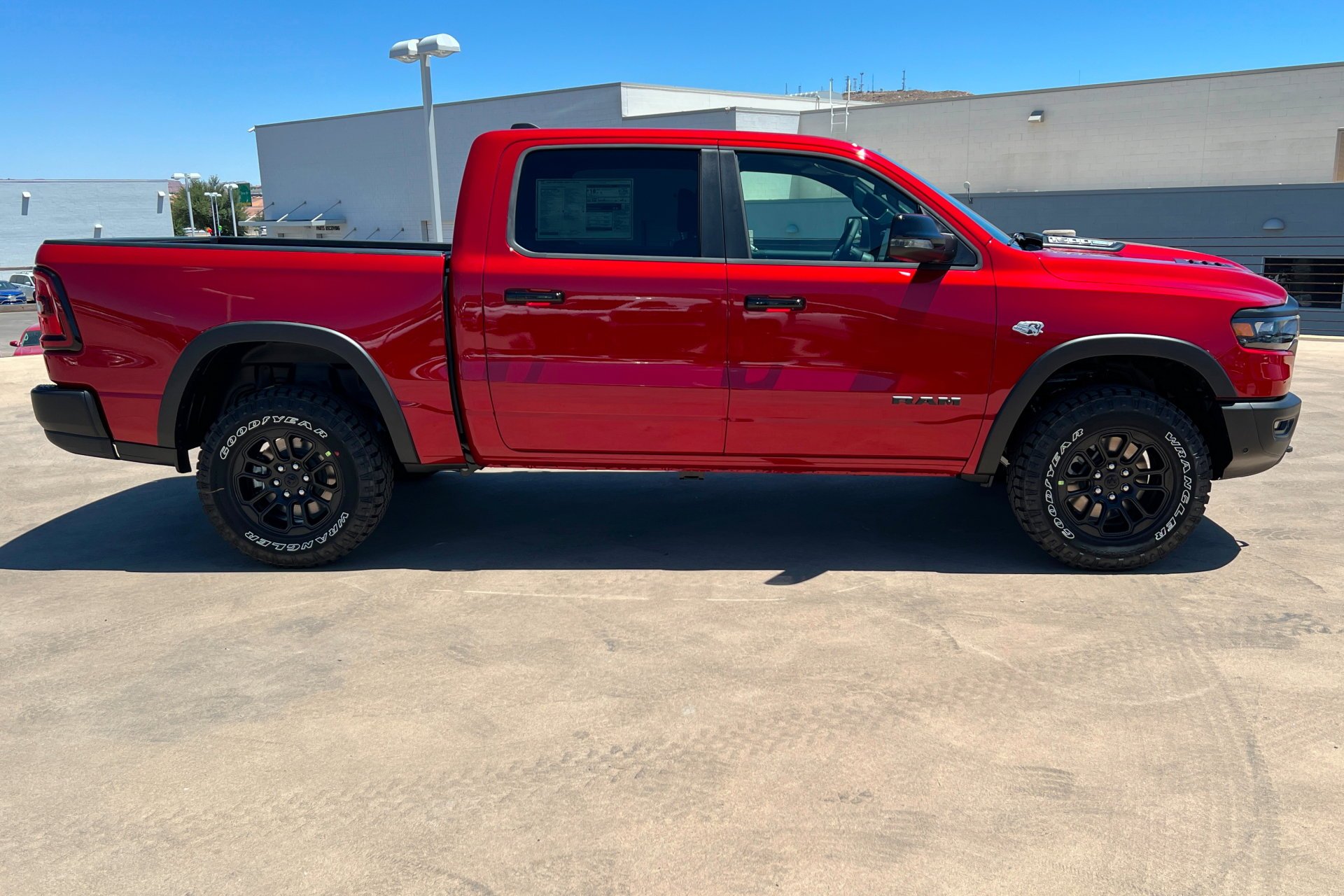 New 2026 Molten Red Pearl-Coat Exterior Paint RAM Rebel image 7