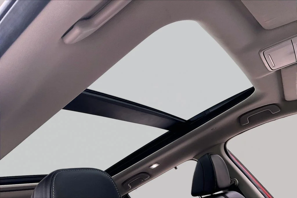 Used 2025 Red Honda Touring image 27