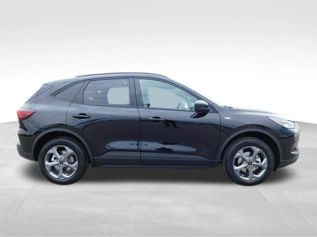 New 2026 Agate Black Metallic Ford ST-Line image 2