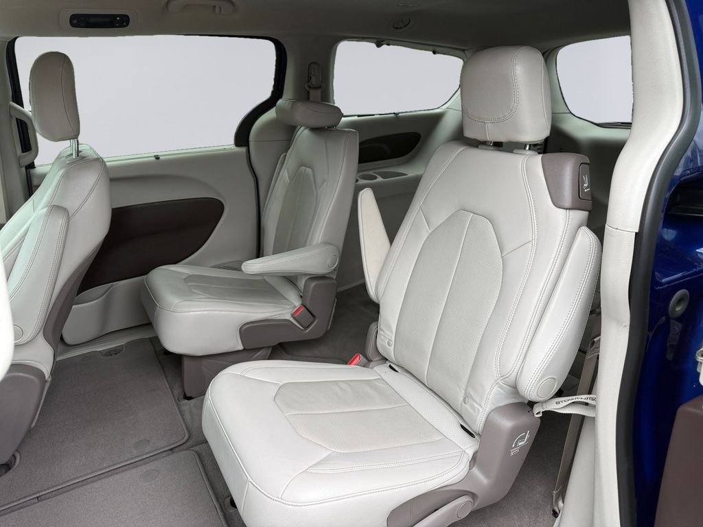Used 2021 Blue Chrysler Touring L image 17