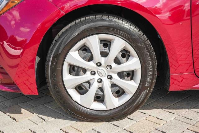 Certified Used 2023 RUBY FLARE PEARL Toyota  image 11