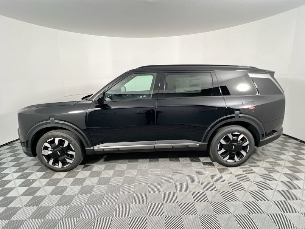 New 2027 Ebony Black Kia S image 6