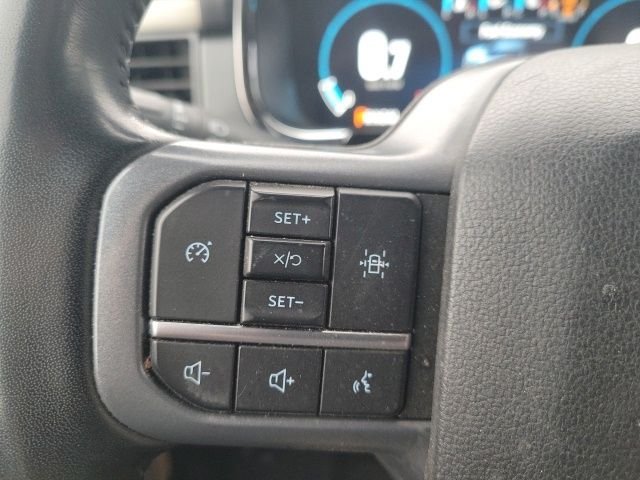 Used 2023 White Ford Lariat image 17