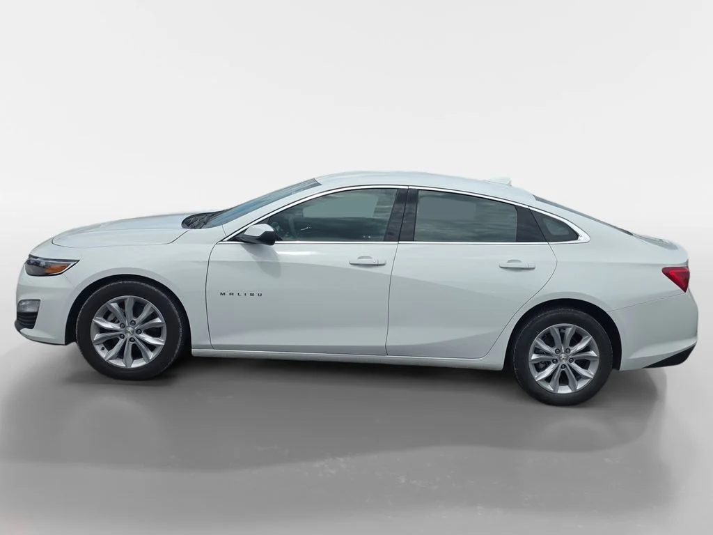 Used 2025 Summit White Chevrolet LT image 5