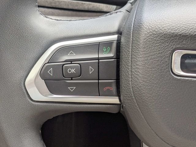 Used 2024  Jeep Latitude image 28