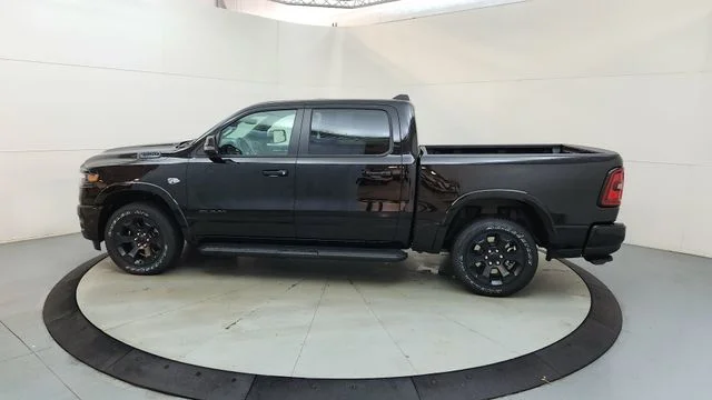 New 2026 Diamond Black Crystal Pearl-Coat Exterior Paint RAM Big Horn/Lone Star image 6