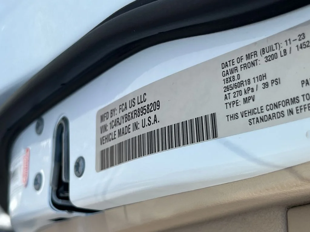 Used 2024 White Jeep 4xe image 37