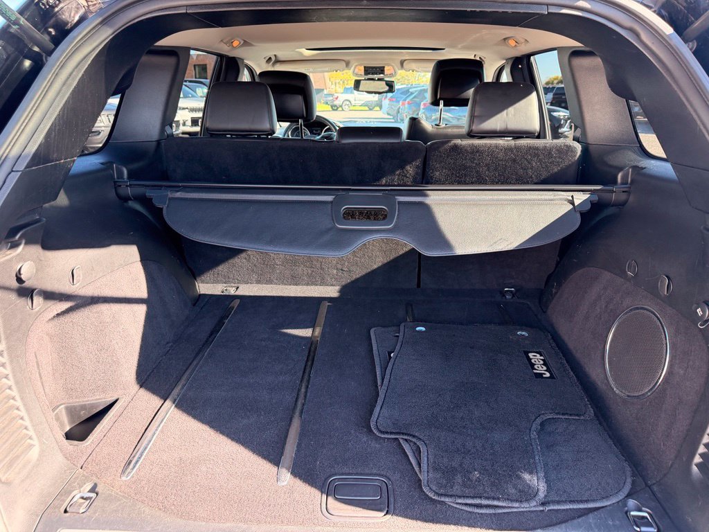 Used 2013 Black Jeep Limited image 26