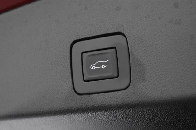 Used 2023  Buick Essence image 18