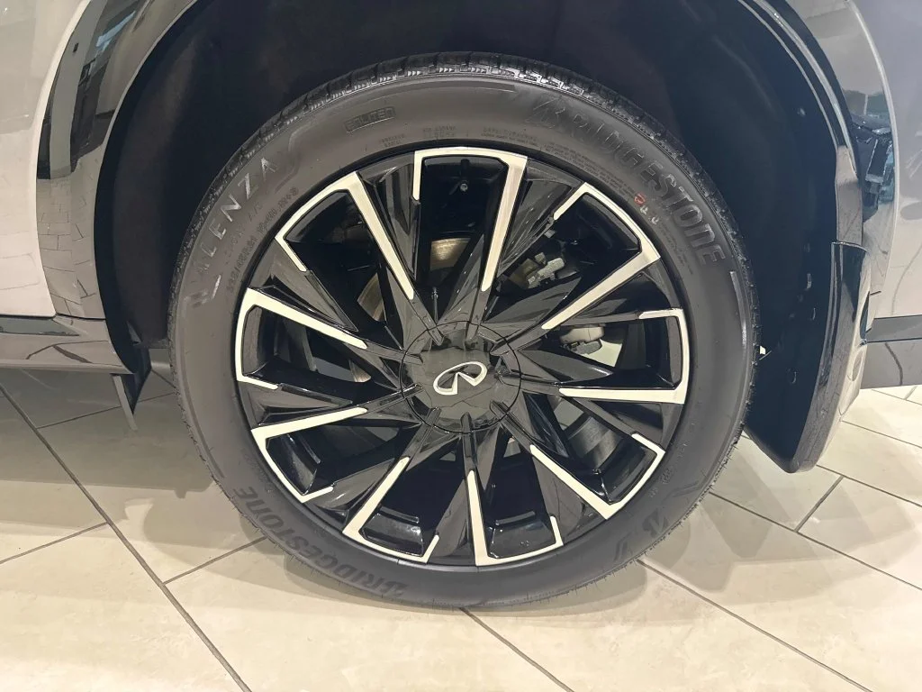 New 2027 Gray INFINITI AUTOGRAPH image 32