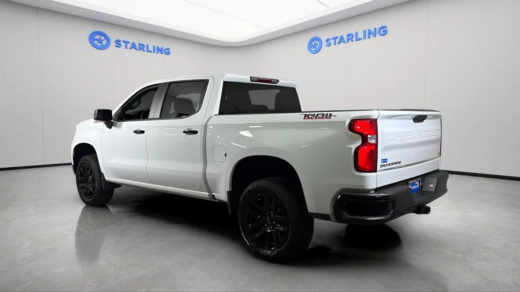 Used 2025 Summit White Chevrolet LT Trail Boss image 5