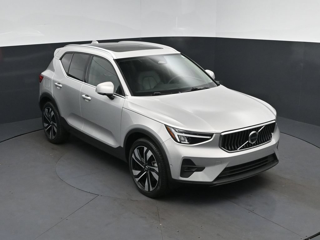 2025 Volvo XC40