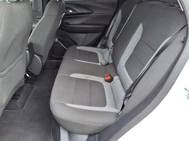 Used 2025 White Chevrolet LT image 9