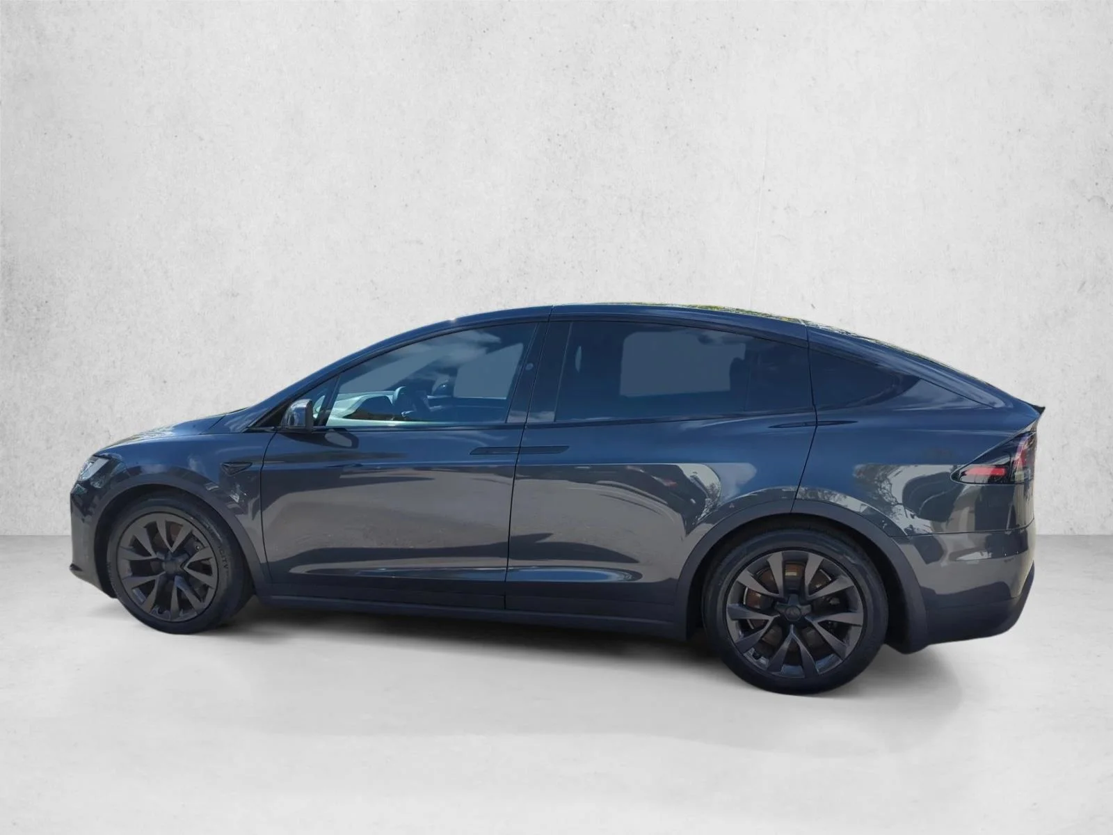 Used 2024 Gray Tesla  image 5