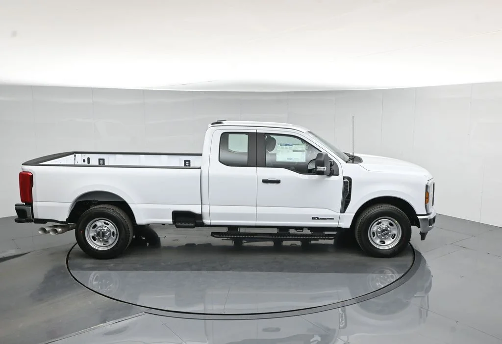 New 2026 Oxford White Ford XL image 51
