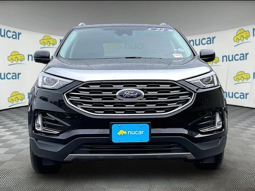 Used 2022 Black Ford SEL image 2