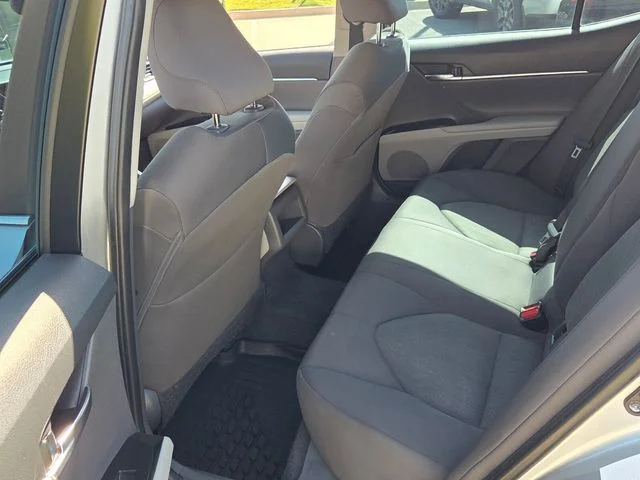 Used 2018 Silver Toyota LE image 7