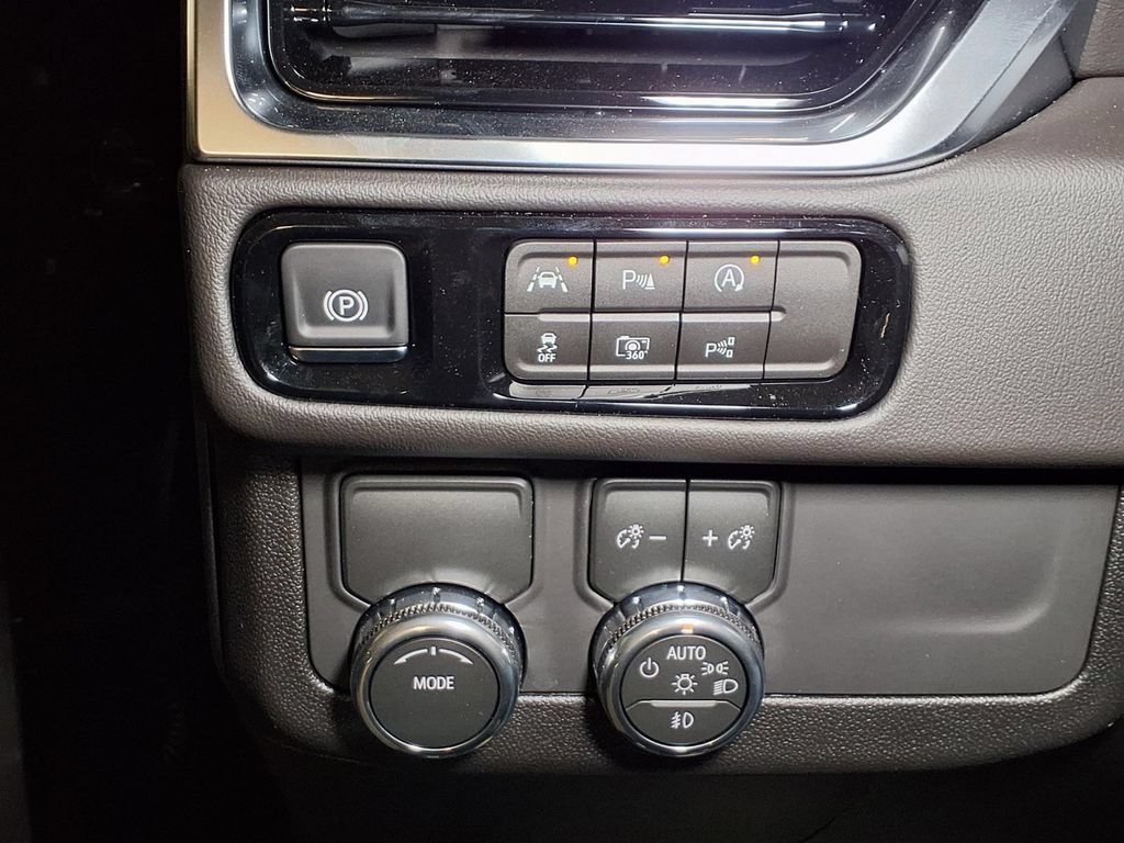 2026 GMC Yukon XL Elevation - Photo 17