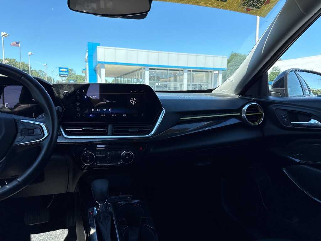 Used 2025 Green Chevrolet ACTIV image 17