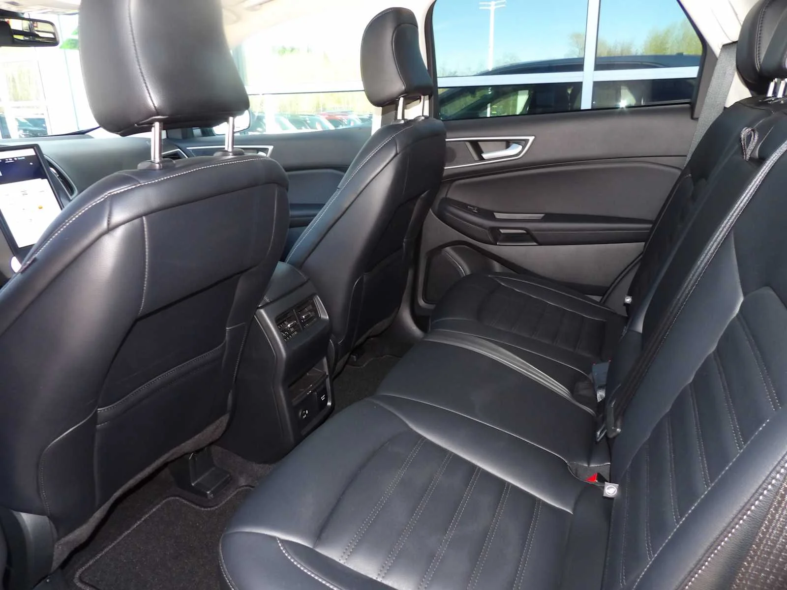 Used 2022 Iconic Silver Metallic Ford SEL image 12