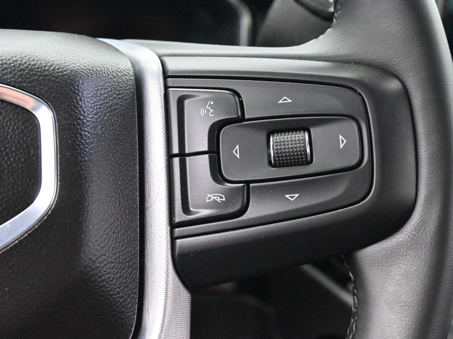 Used 2023 Deep Bronze Metallic GMC Elevation image 18