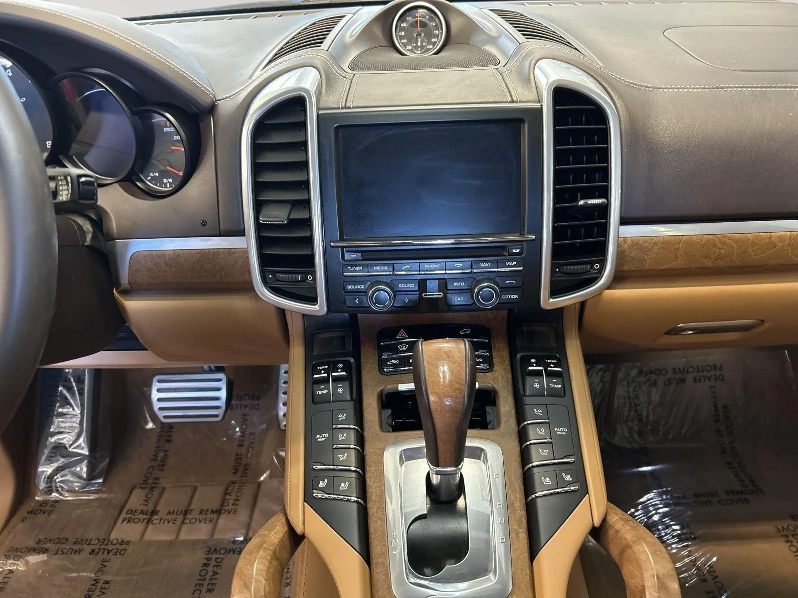 Used 2015 Palladium Metallic Porsche Turbo image 15