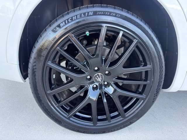 Used 2022 Silk Maserati Modena image 19
