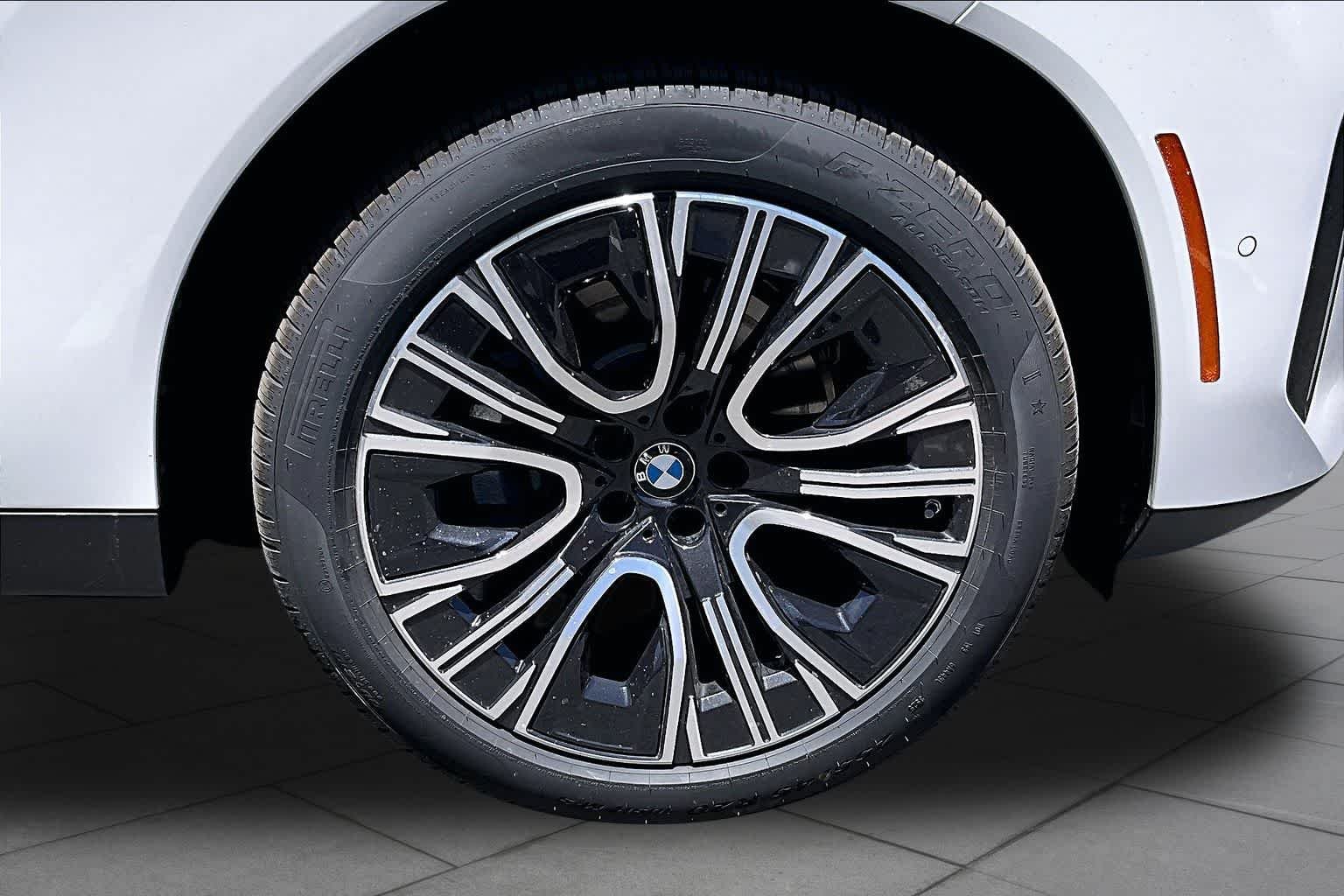 New 2026 Alpine White BMW 30 xDrive image 11
