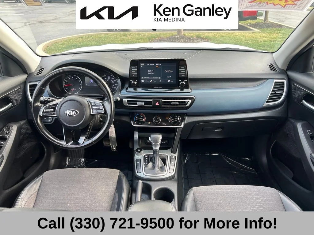 Used 2021 White Kia S image 42