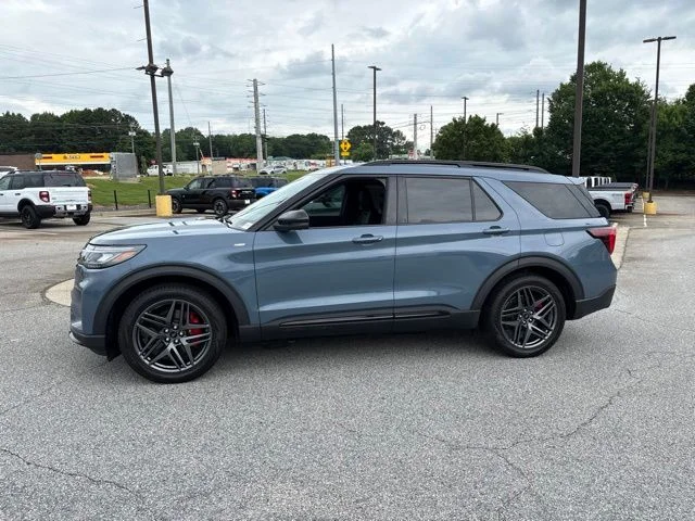 Certified Used 2025 Vapor Blue Metallic Ford ST-Line image 5
