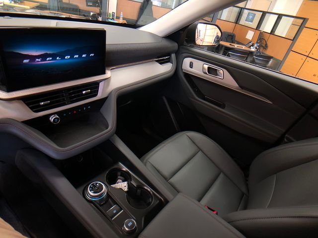 New 2026 Carbonized Gray Metallic Ford Active image 18