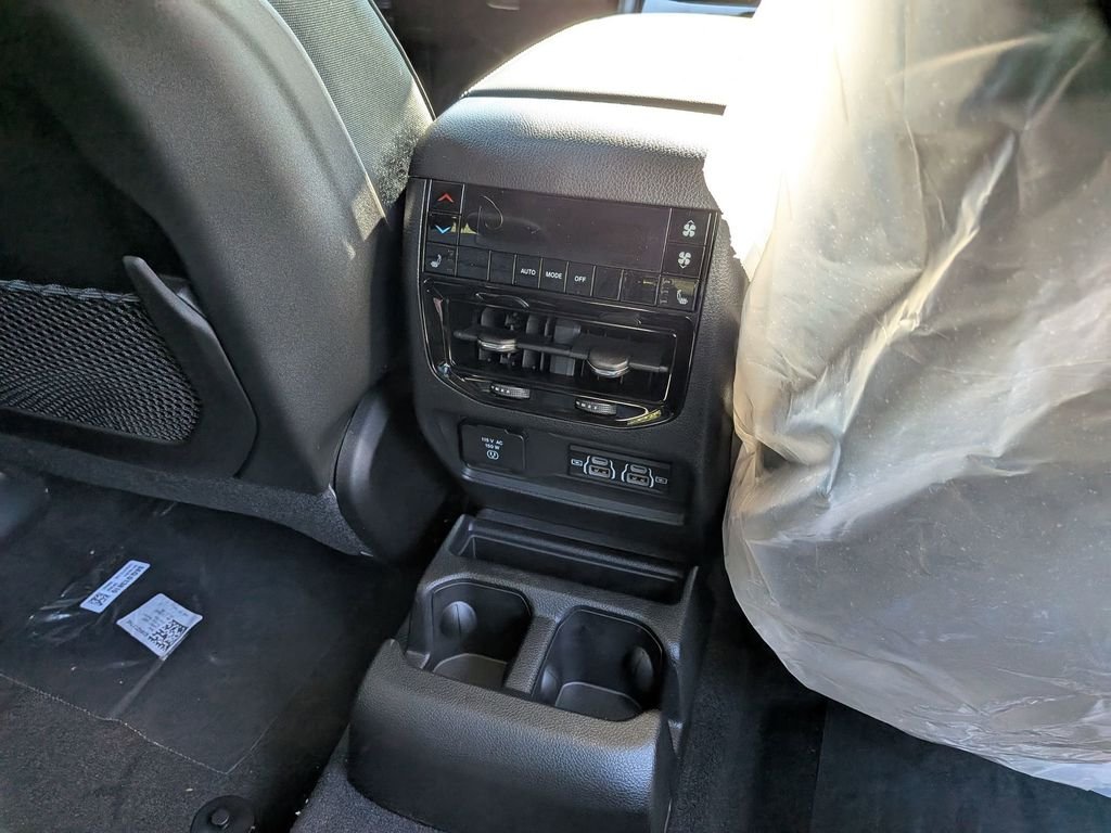 2025 Jeep Grand Cherokee L Limited - Photo 16