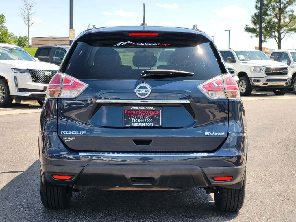 Used 2016 Blue Nissan SL image 5