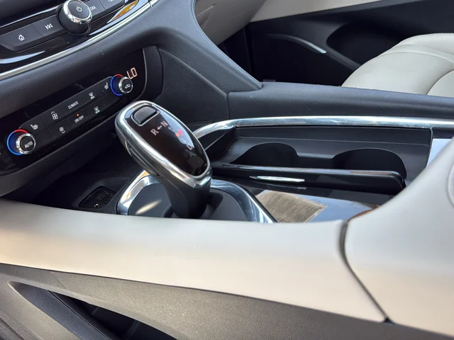 Used 2020 Red Buick Essence image 22