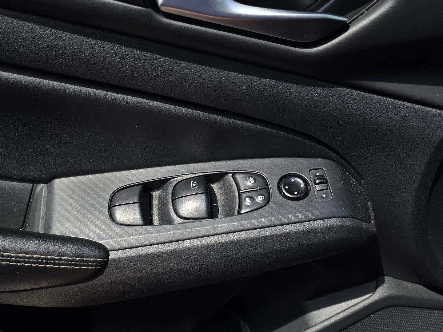 Used 2025 Gun Metallic Nissan SV image 26
