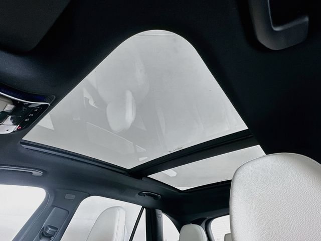 New 2027 Polar White Mercedes-Benz GLC 300 image 22