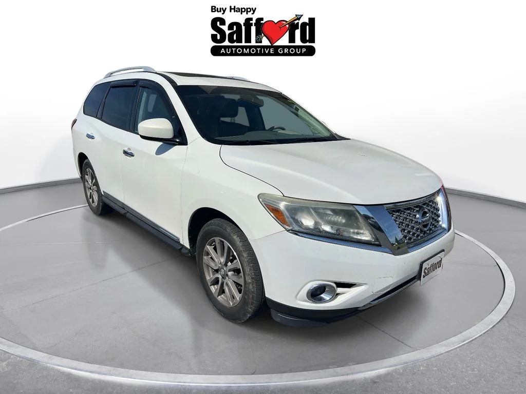 Used 2014 White Nissan SL image 8