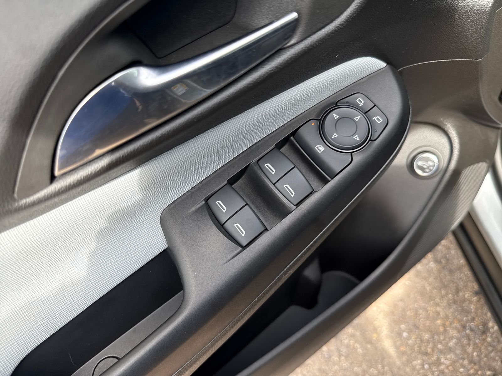 Used 2025 Gray Buick Preferred image 11