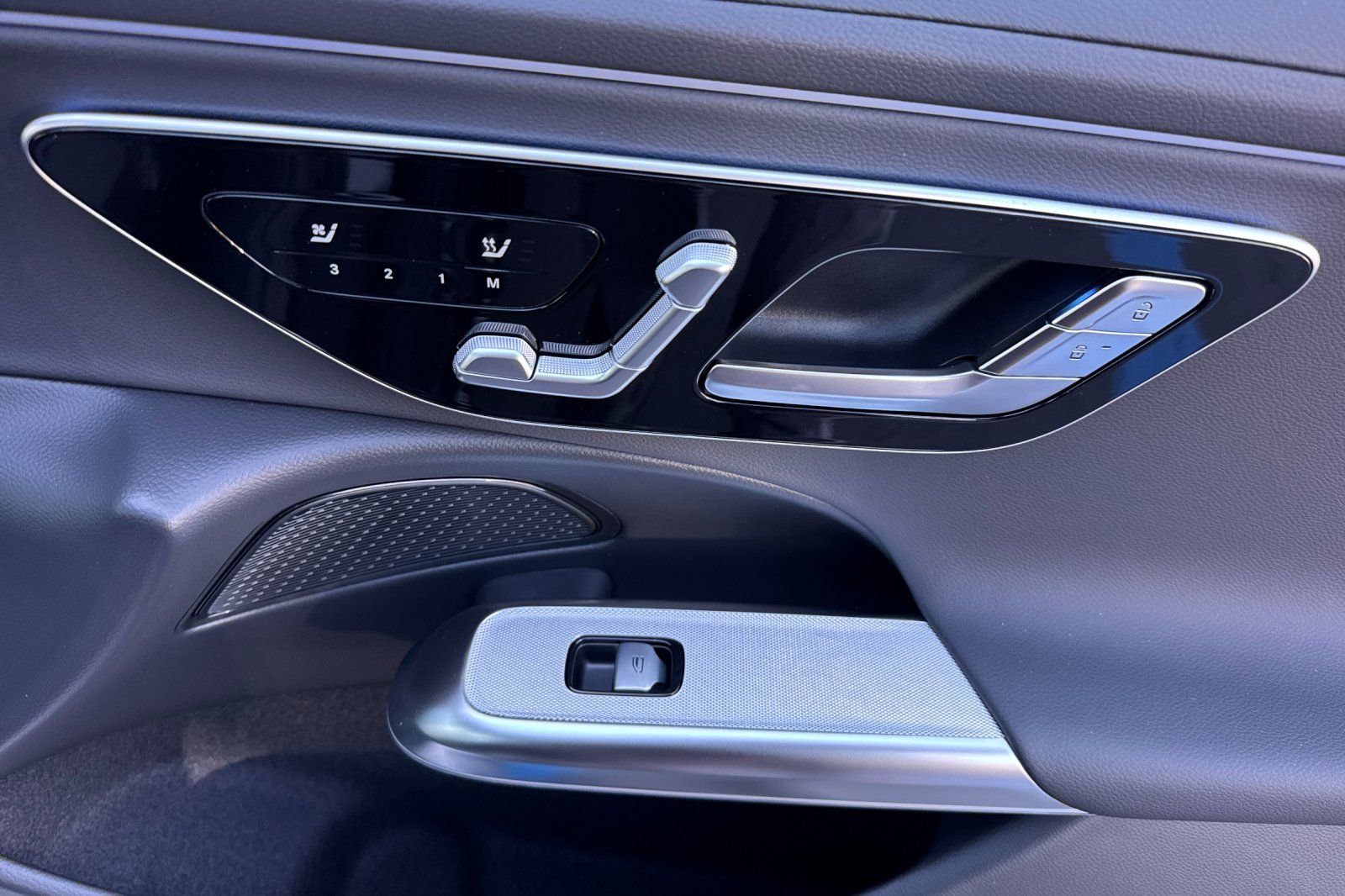 New 2026 Graphite Grey Metallic Mercedes-Benz E 350 image 34