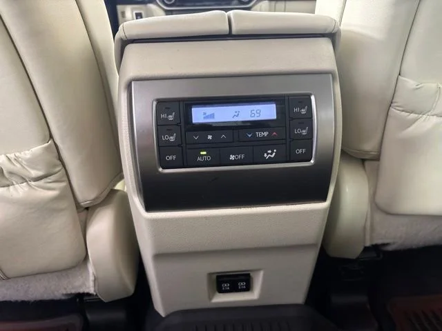 Used 2023 White Lexus GX 460 Premium image 26