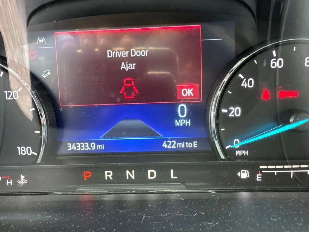 Used 2022 White Metallic Ford SE image 13