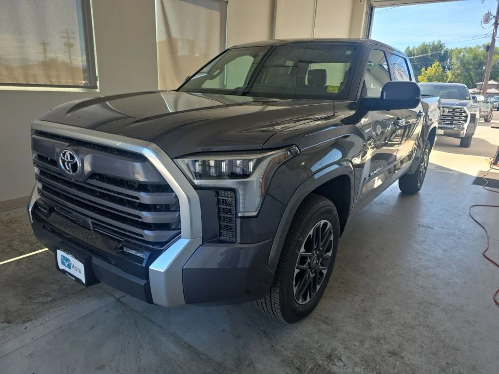 New 2026 Wind Chill Pearl <sup>1</sup> Toyota  Platinum image 3
